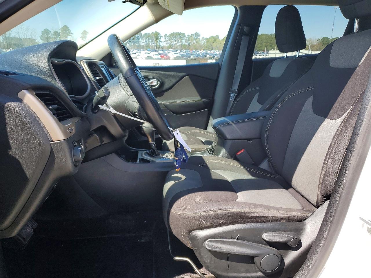 2016 JEEP CHEROKEE SPORT photo 13
