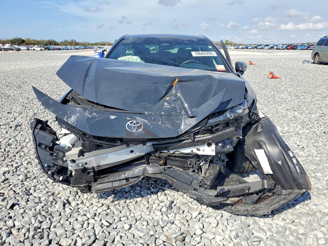 2025 TOYOTA CAMRY SE photo 9