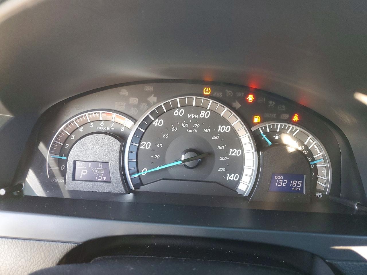 2014 TOYOTA CAMRY SE photo 25