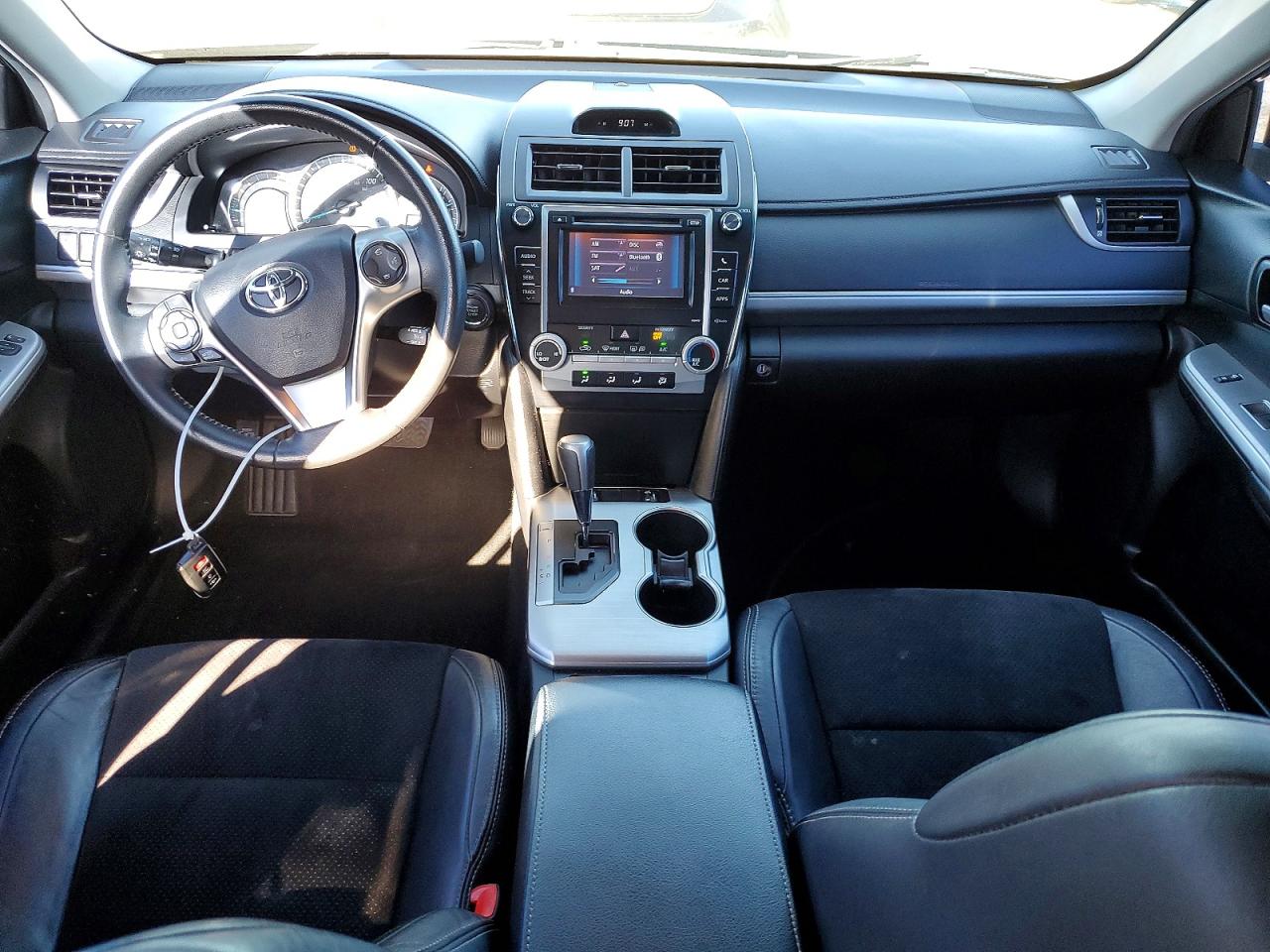 2014 TOYOTA CAMRY SE photo 22