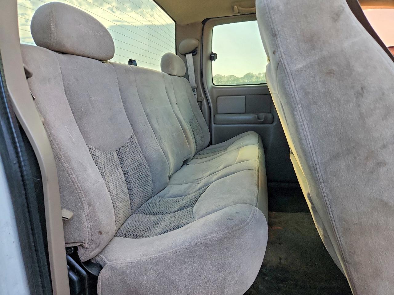 2004 CHEVROLET SILVERADO C2500 HEAVY DUTY photo 19