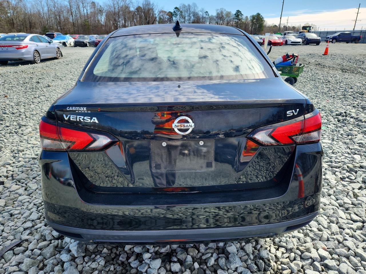 2021 NISSAN VERSA SV photo 16