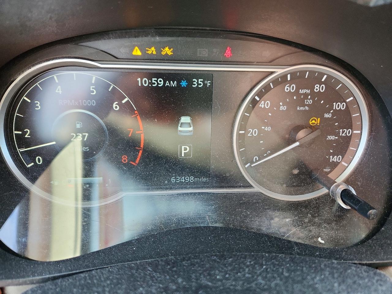 2021 NISSAN VERSA SV photo 25