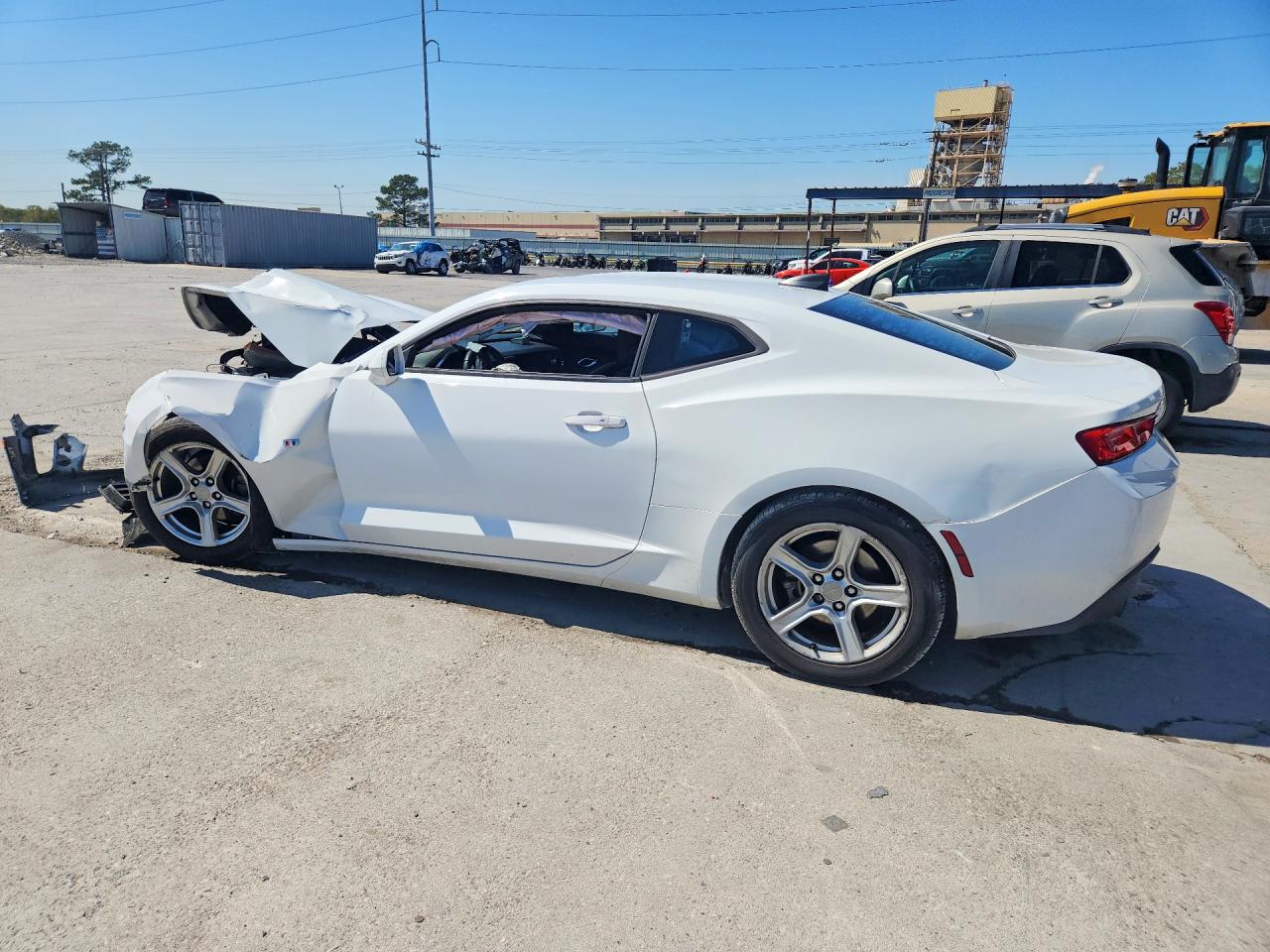 2016 CHEVROLET CAMARO LT photo 2