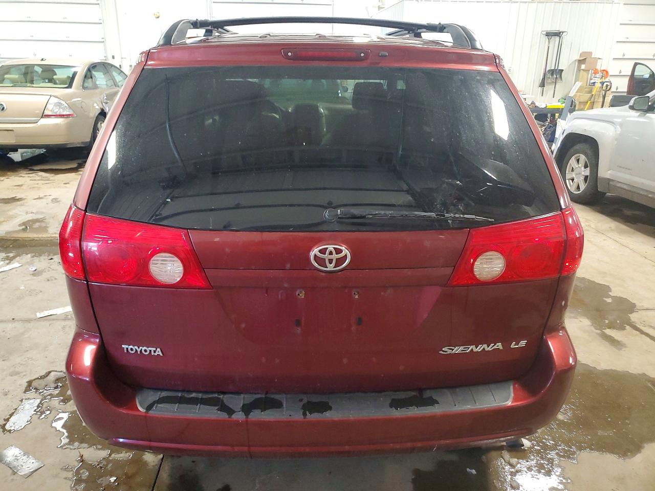 2008 TOYOTA SIENNA LE 7-PASSENGER photo 11