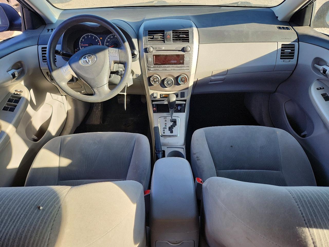 2011 TOYOTA COROLLA LE photo 15
