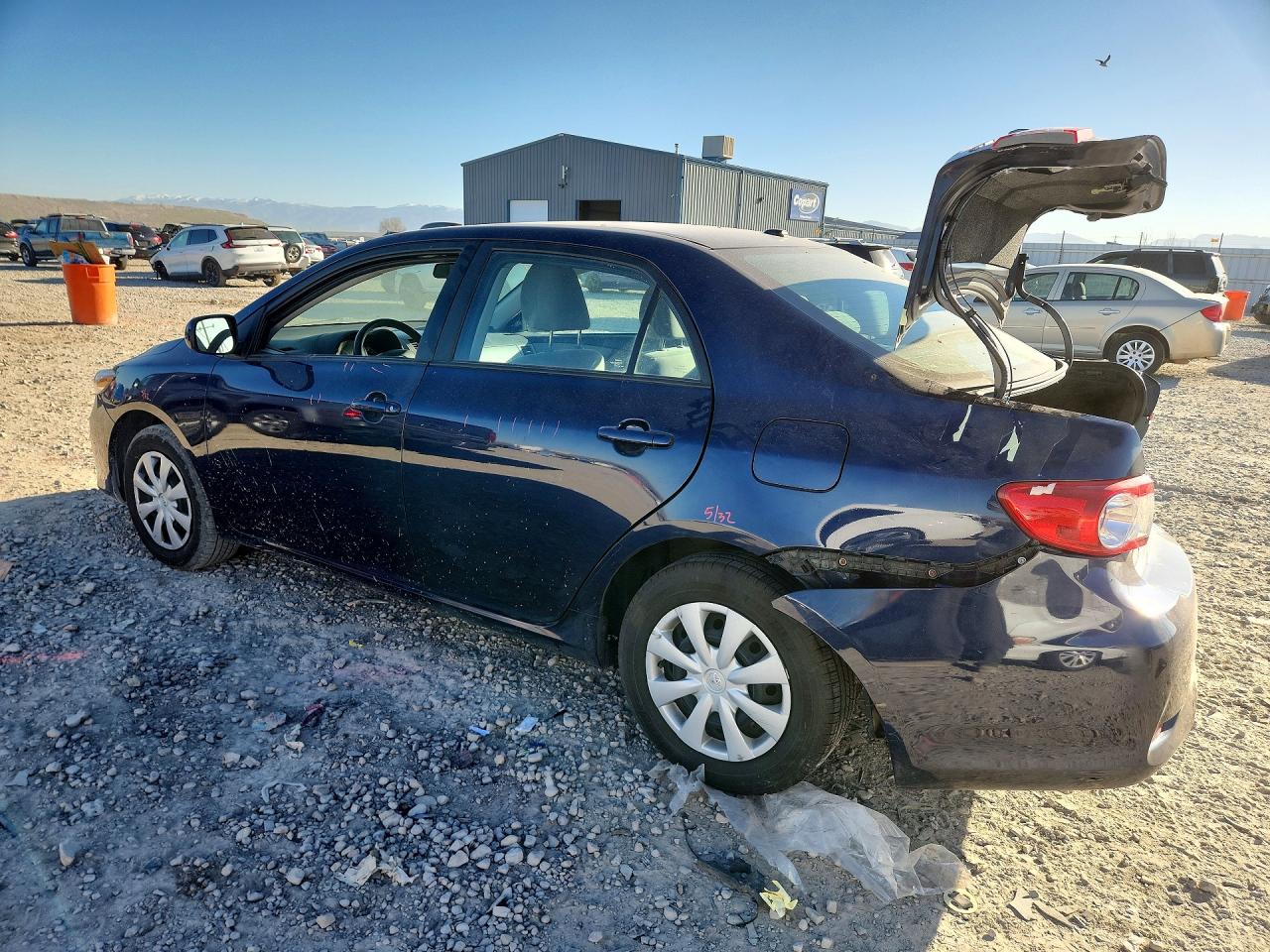 2011 TOYOTA COROLLA LE photo 3