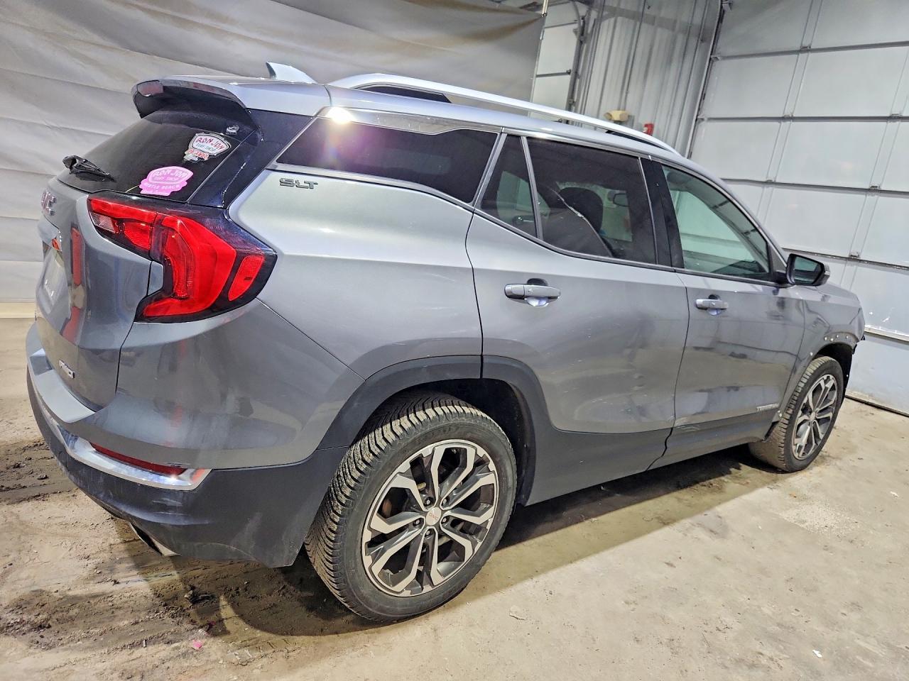 2019 GMC TERRAIN SLT photo 3