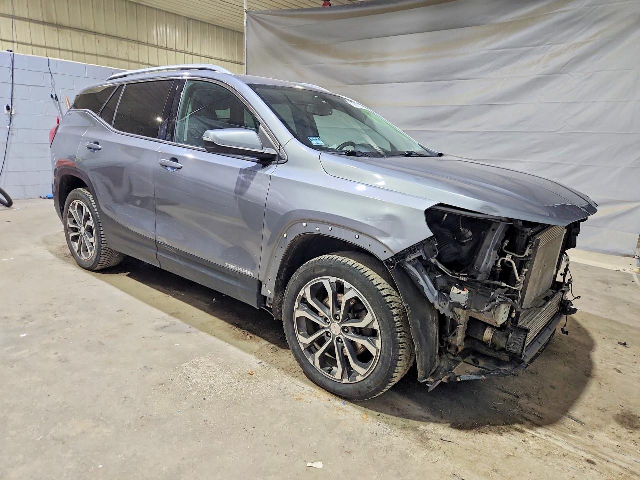 2019 GMC TERRAIN SLT photo 4