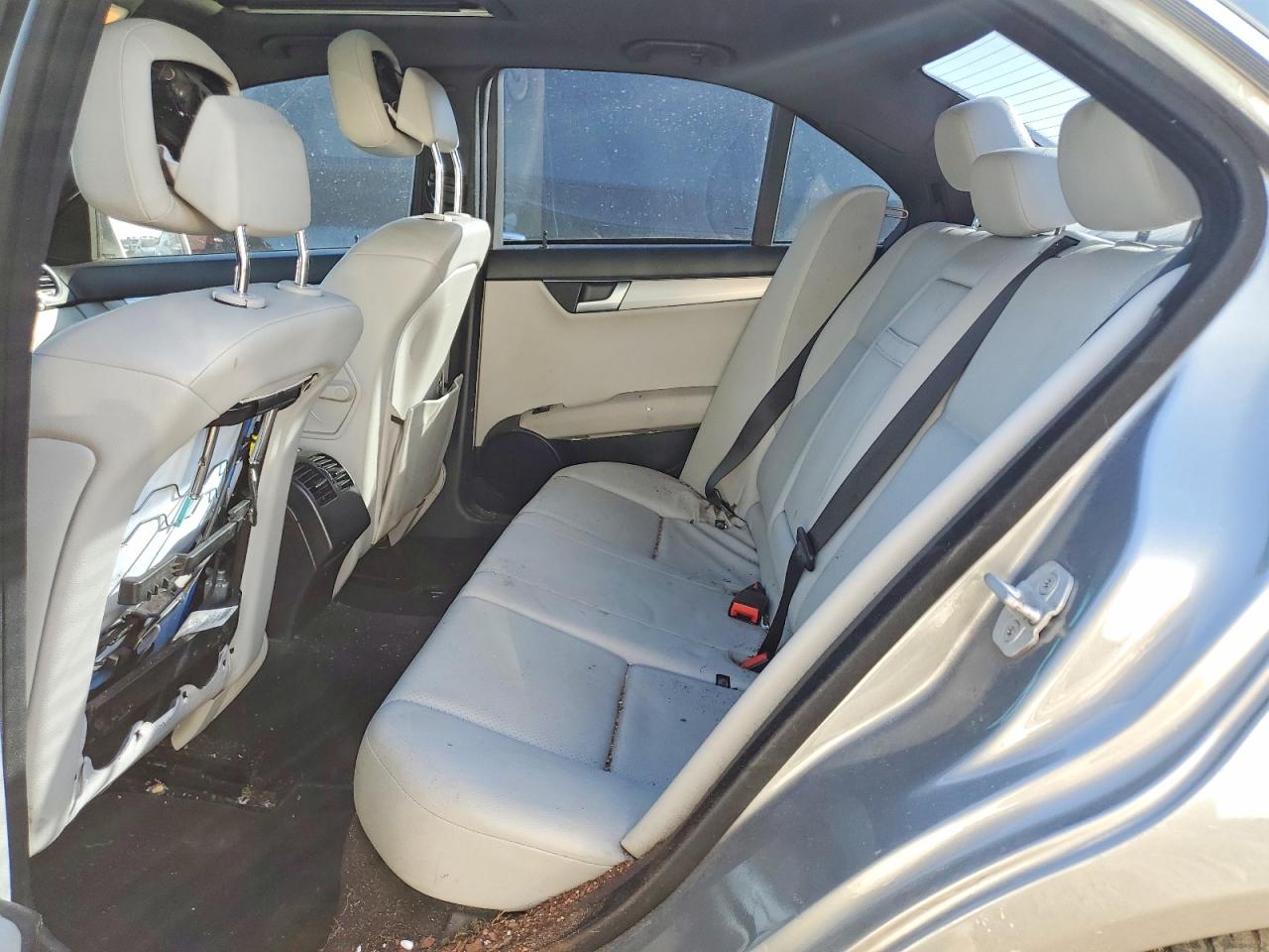 2014 MERCEDES-BENZ C 250 photo 19