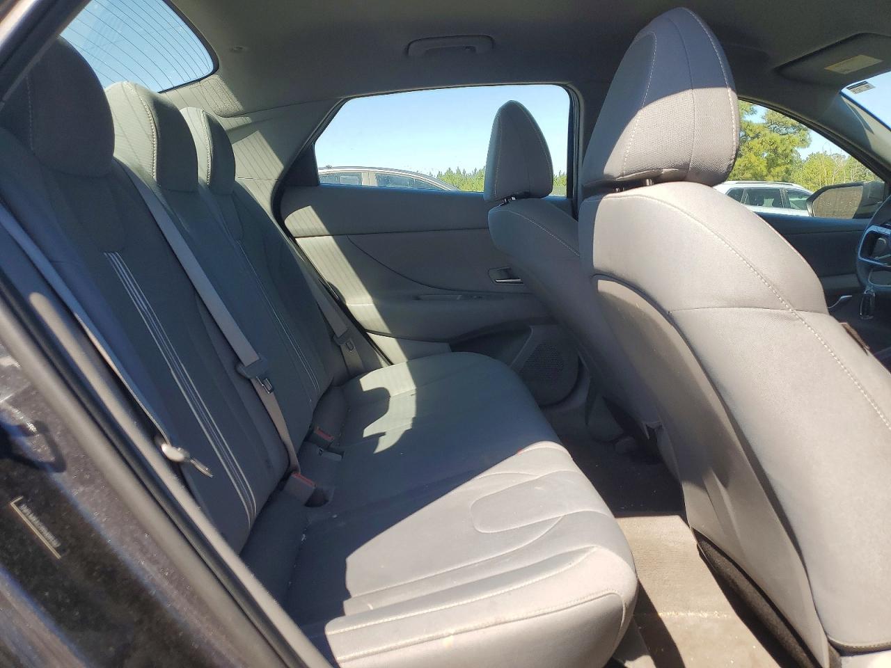 2023 HYUNDAI ELANTRA SEL photo 10