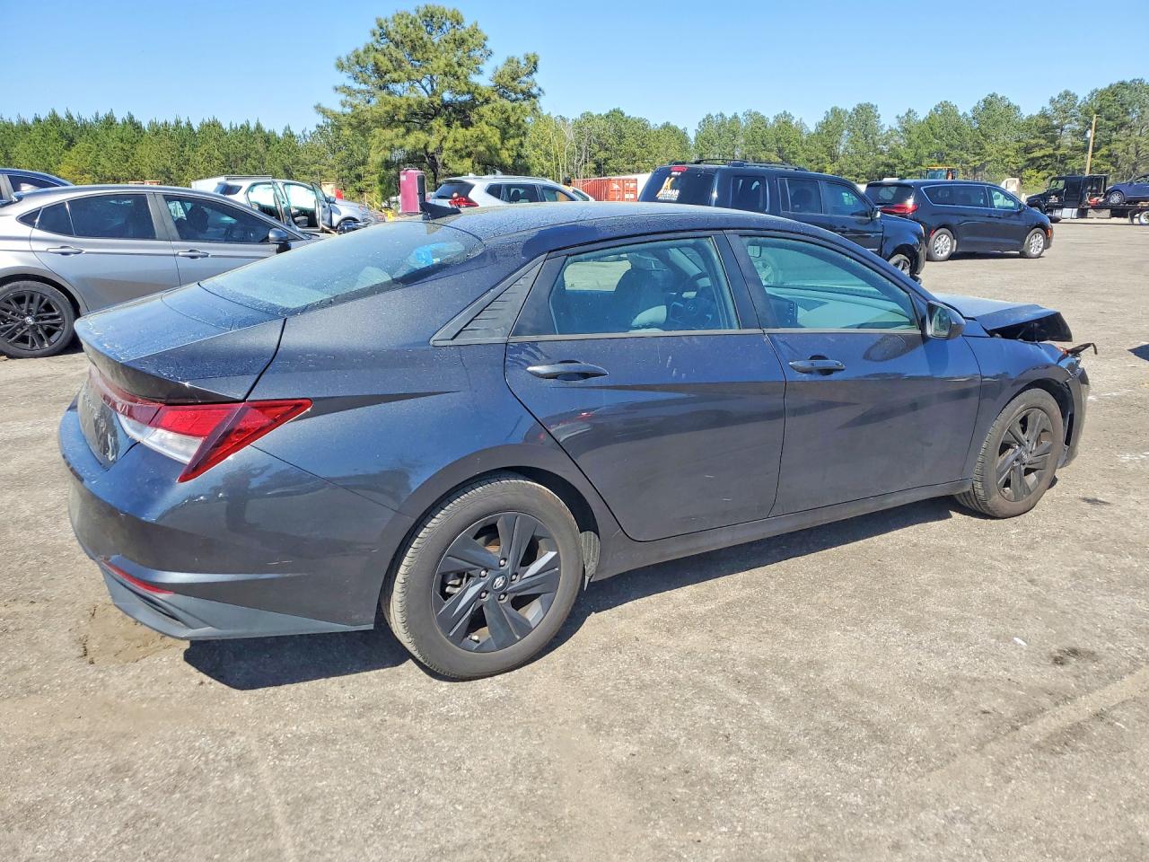 2023 HYUNDAI ELANTRA SEL photo 3