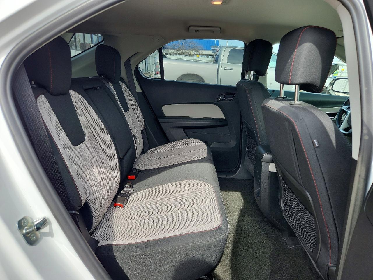 2017 CHEVROLET EQUINOX LT photo 21