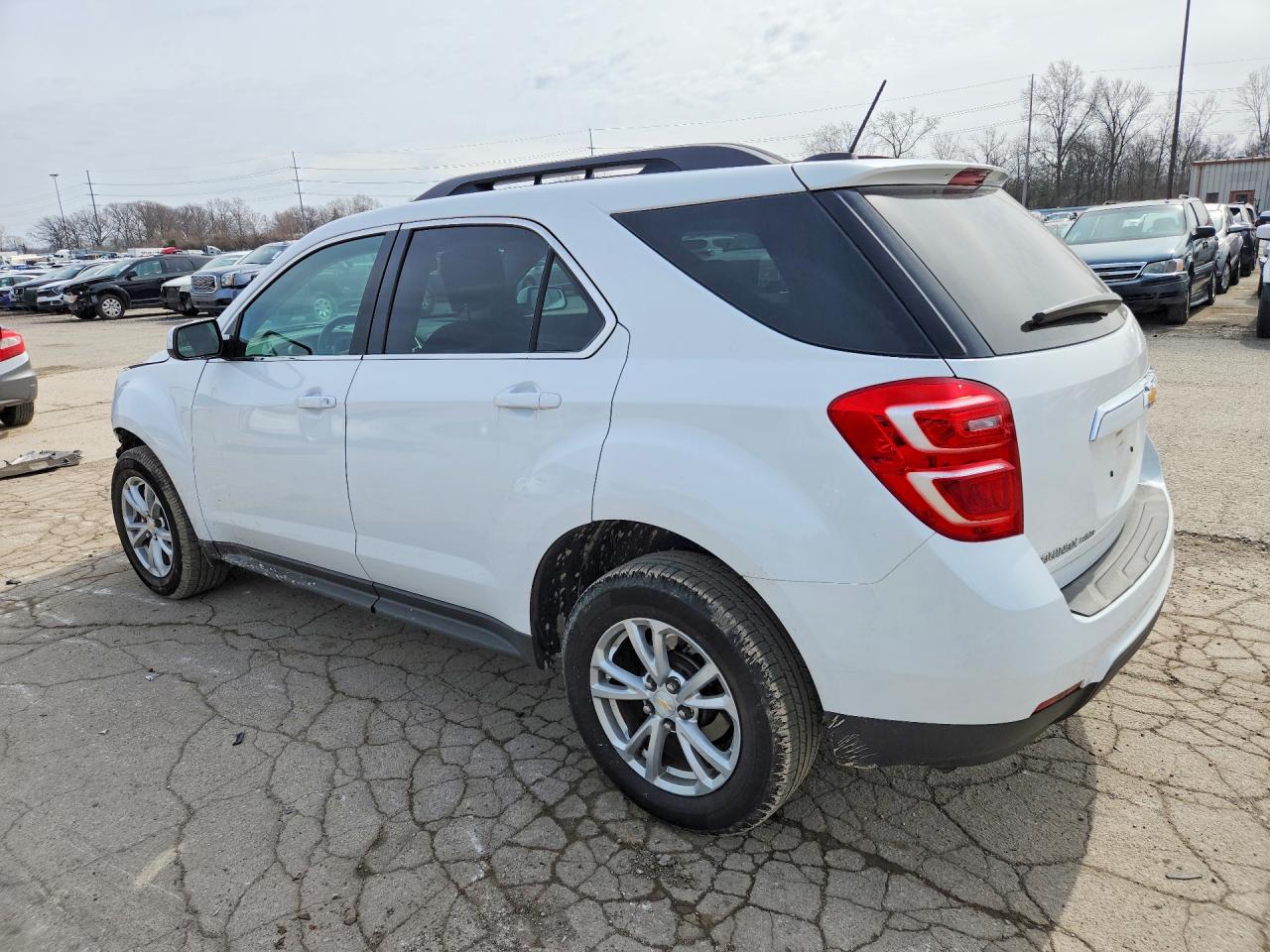 2017 CHEVROLET EQUINOX LT photo 3