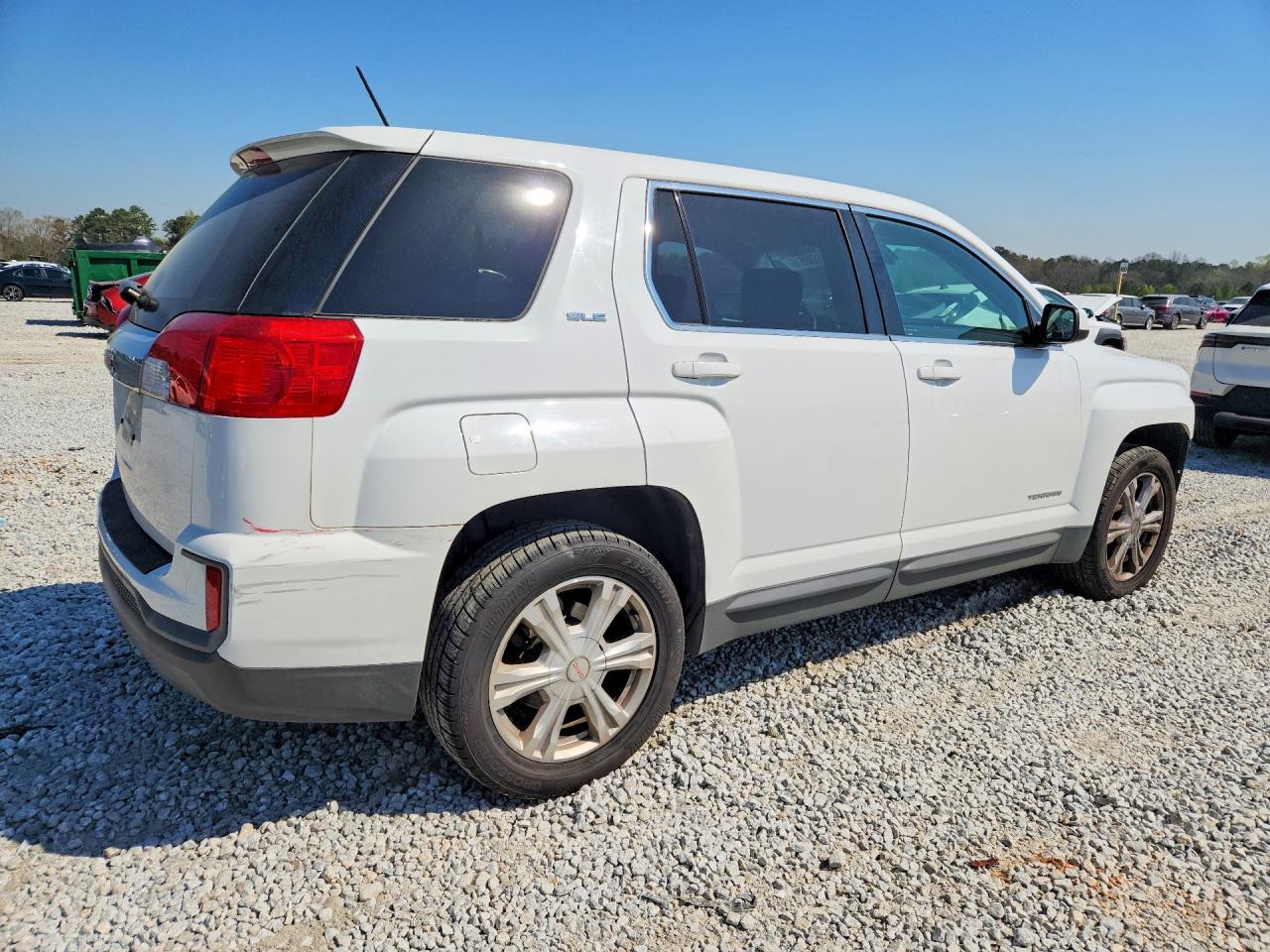 2017 GMC TERRAIN SLE photo 3