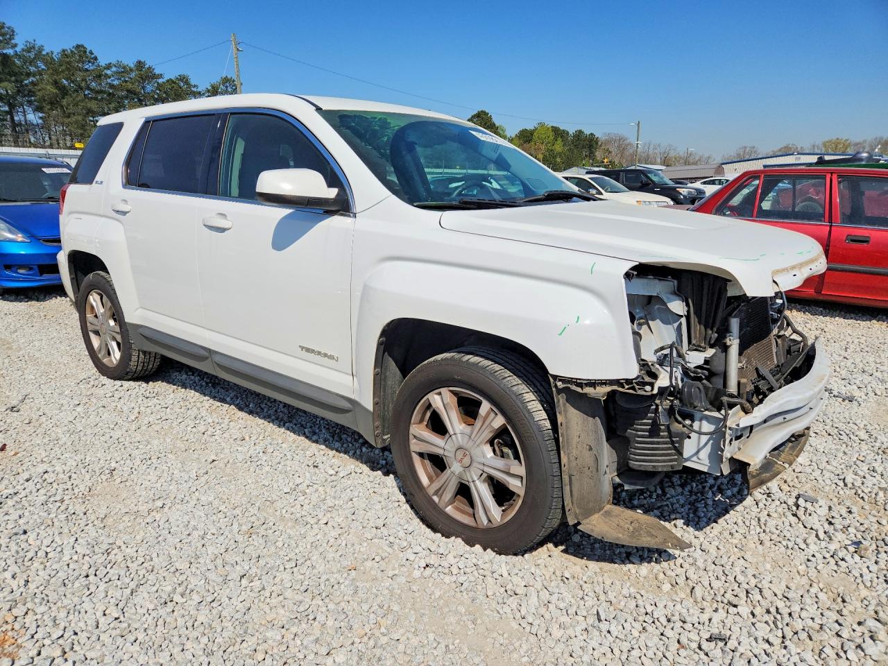 2017 GMC TERRAIN SLE photo 4