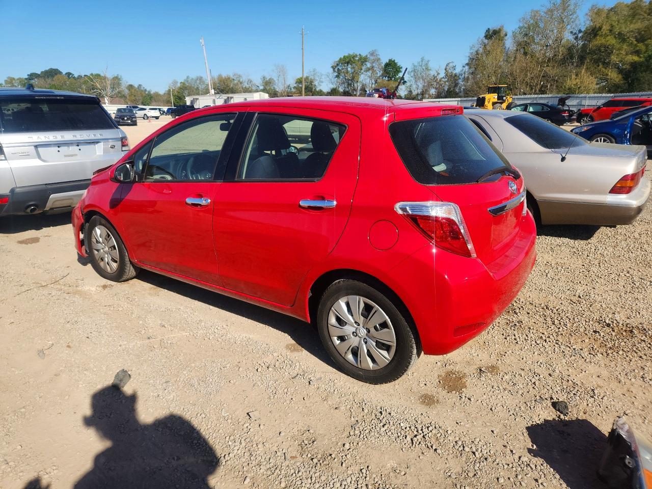 2014 TOYOTA YARIS 5-DOOR LE photo 2