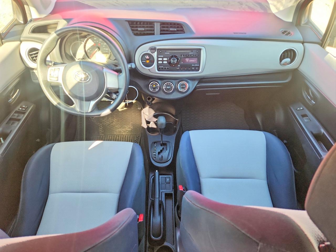 2014 TOYOTA YARIS 5-DOOR LE photo 8