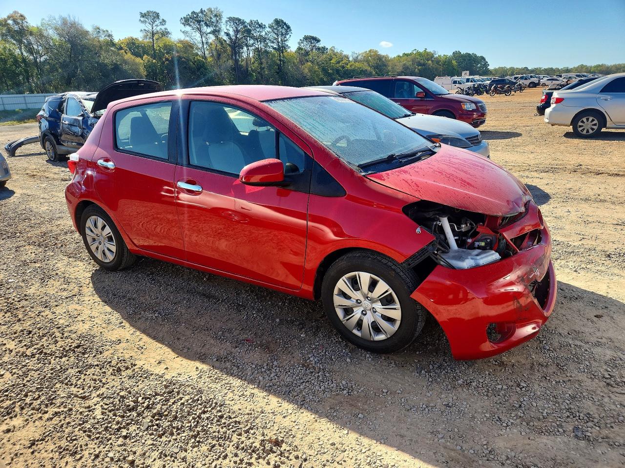 2014 TOYOTA YARIS 5-DOOR LE photo 4