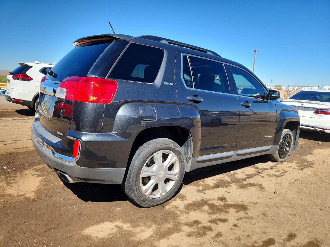 2017 GMC TERRAIN SLE photo 5