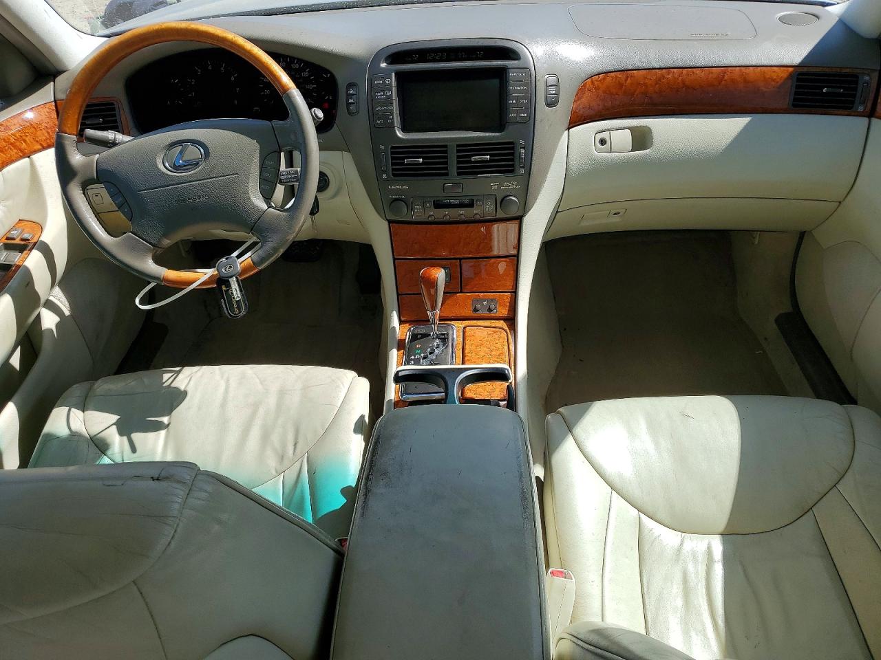 2002 LEXUS LS photo 15