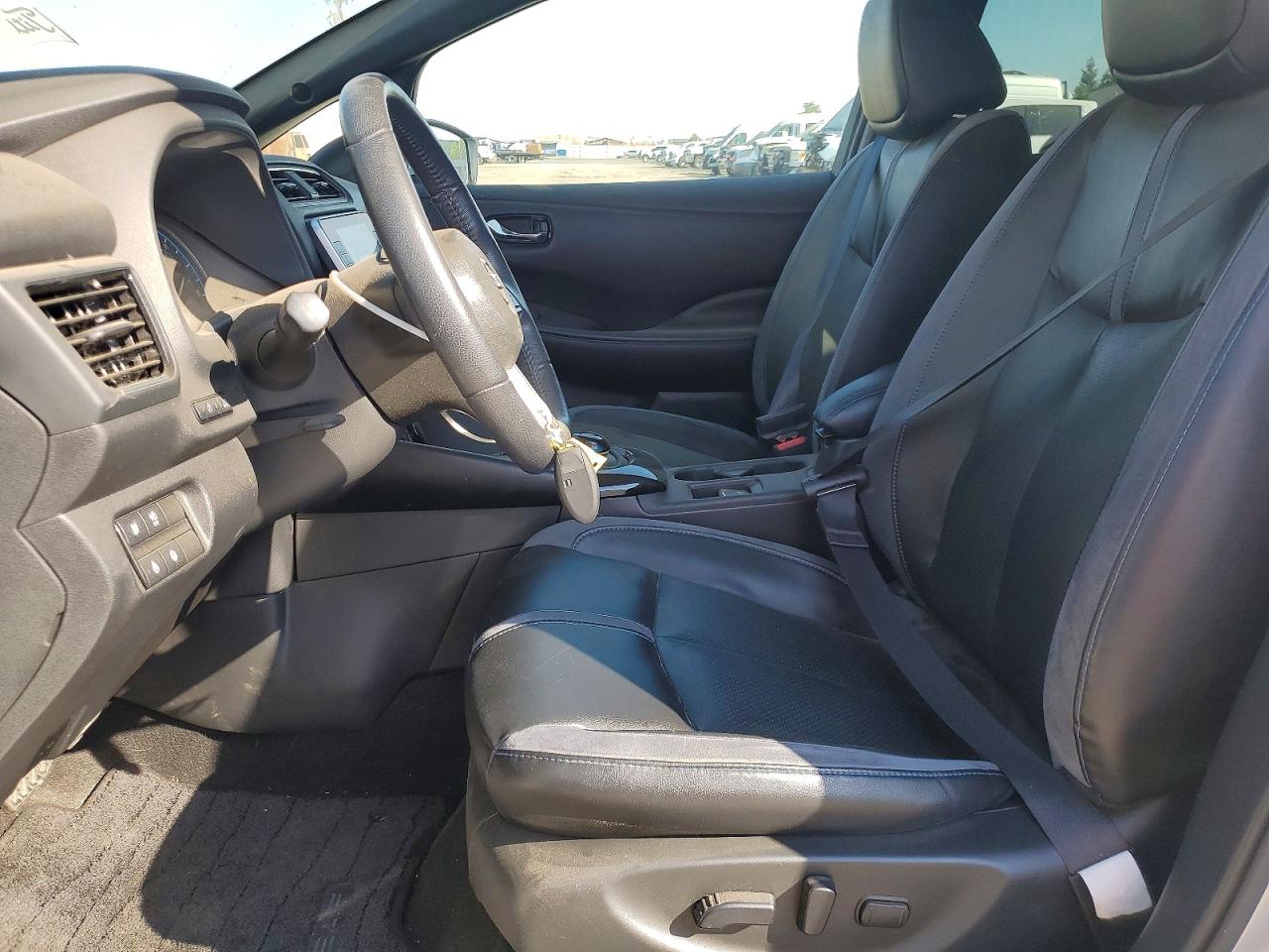 2022 NISSAN LEAF SL PLUS photo 7