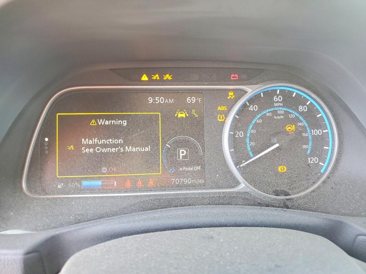 2022 NISSAN LEAF SL PLUS photo 9