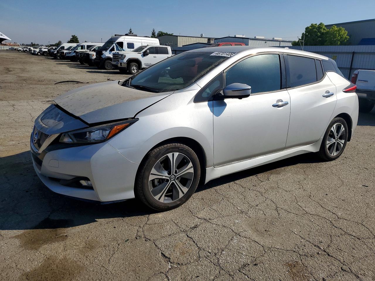 2022 NISSAN LEAF