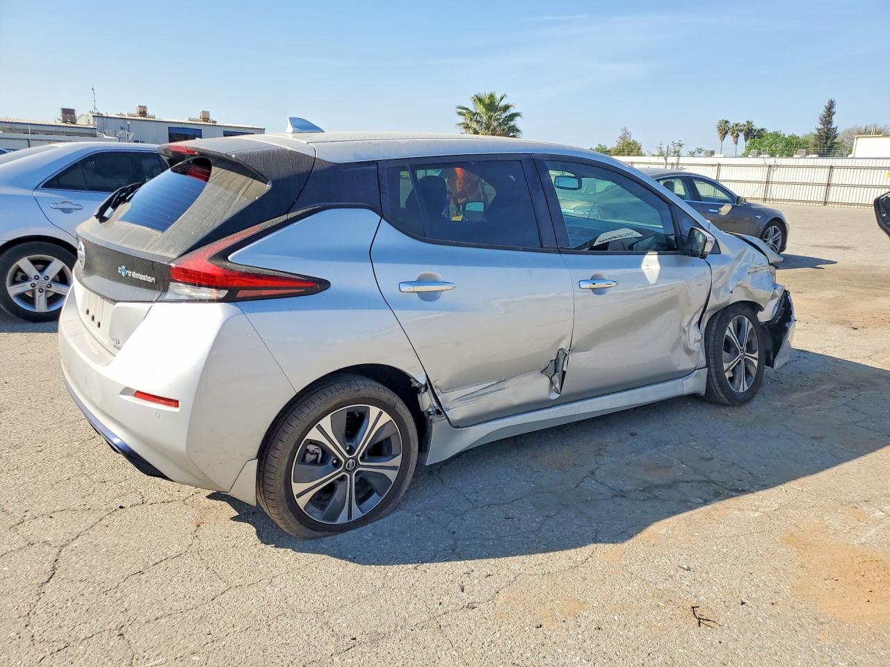 2022 NISSAN LEAF SL PLUS photo 3