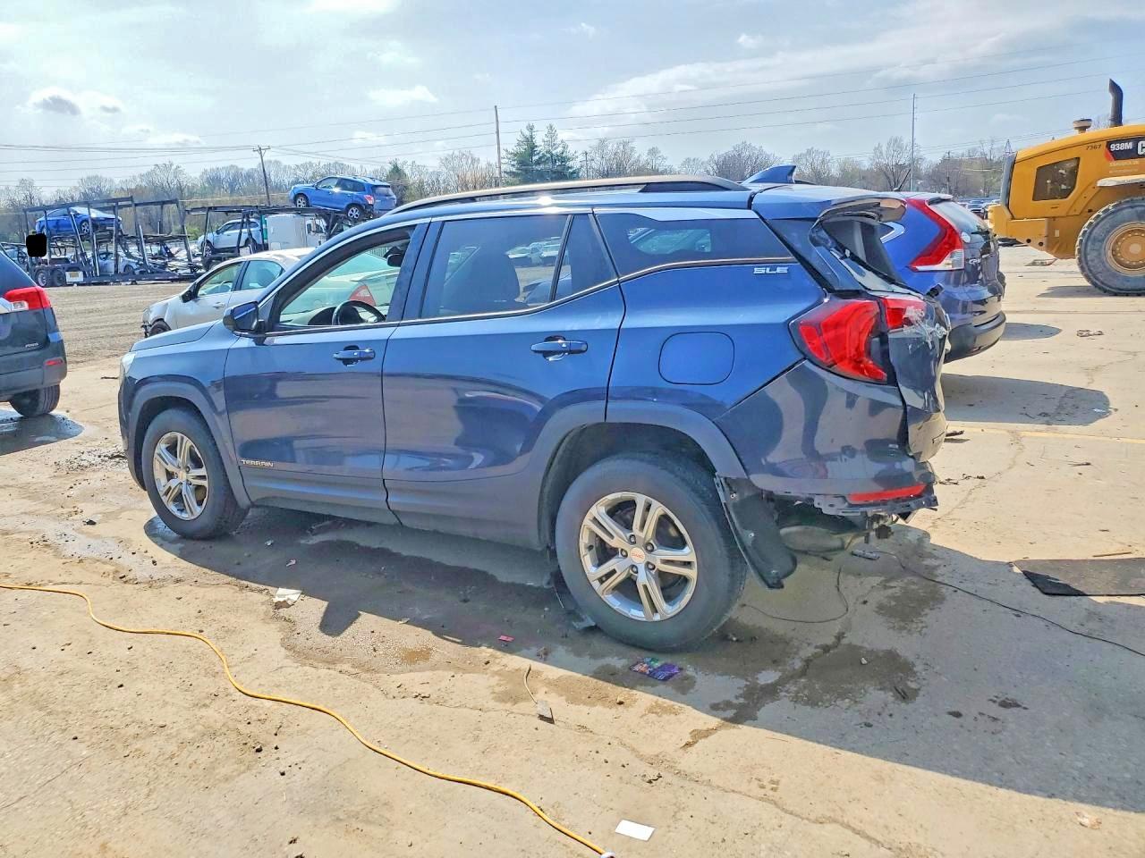 2018 GMC TERRAIN SLE photo 3