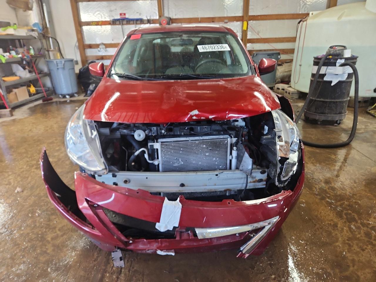 2018 NISSAN VERSA SV photo 9