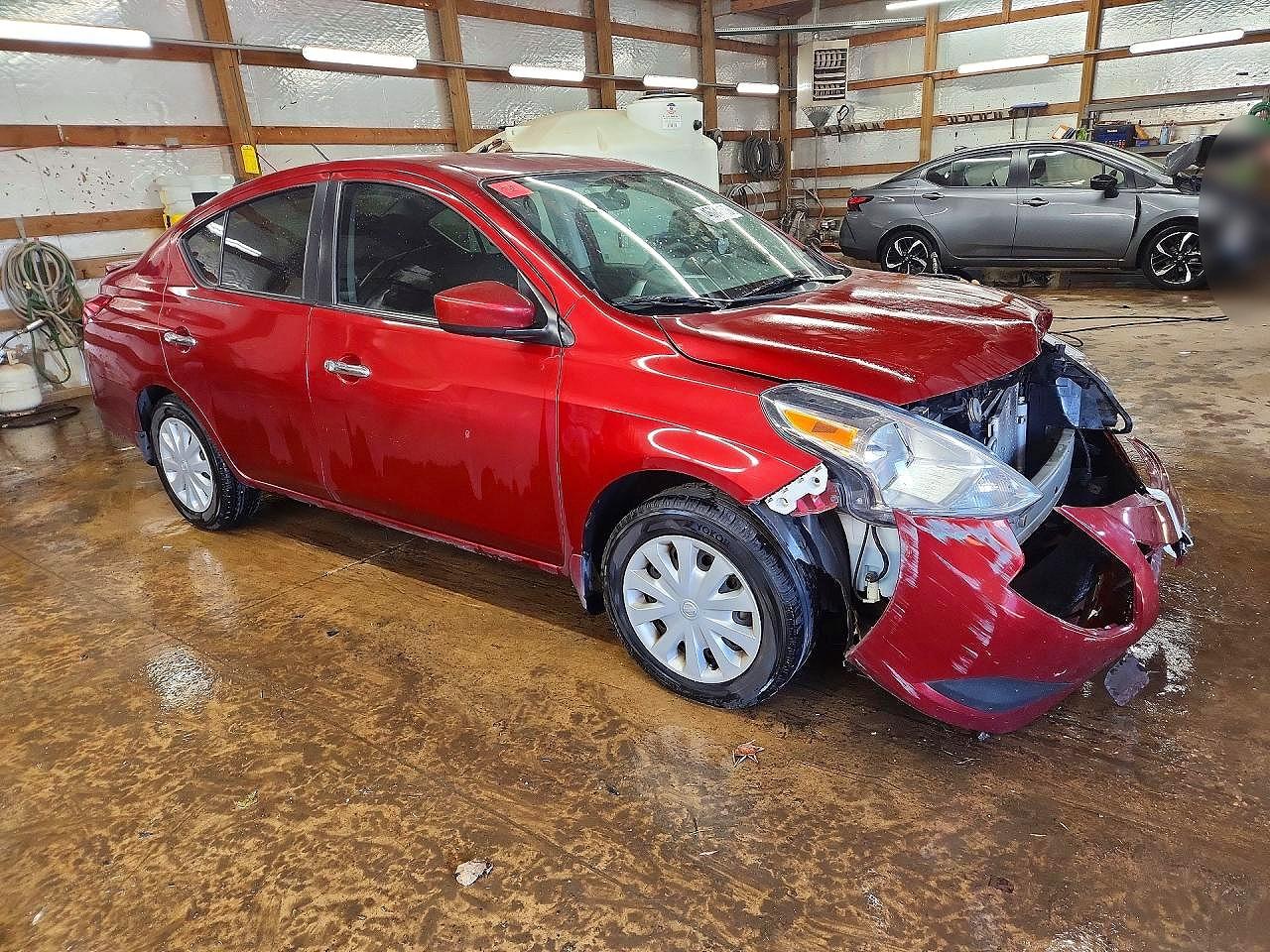 2018 NISSAN VERSA SV photo 7