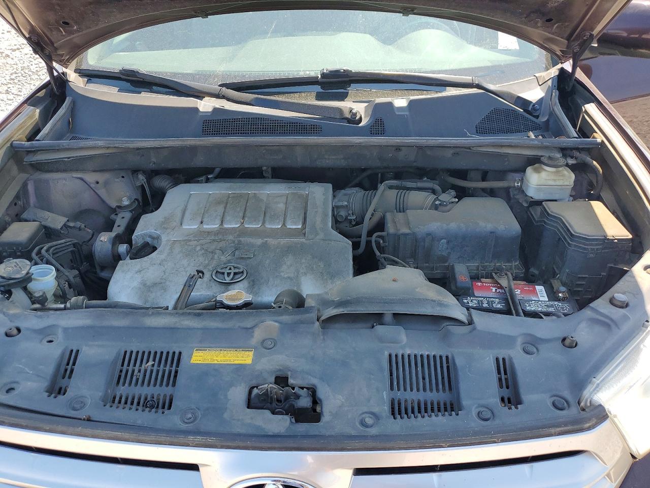 2012 TOYOTA HIGHLANDER SE photo 21