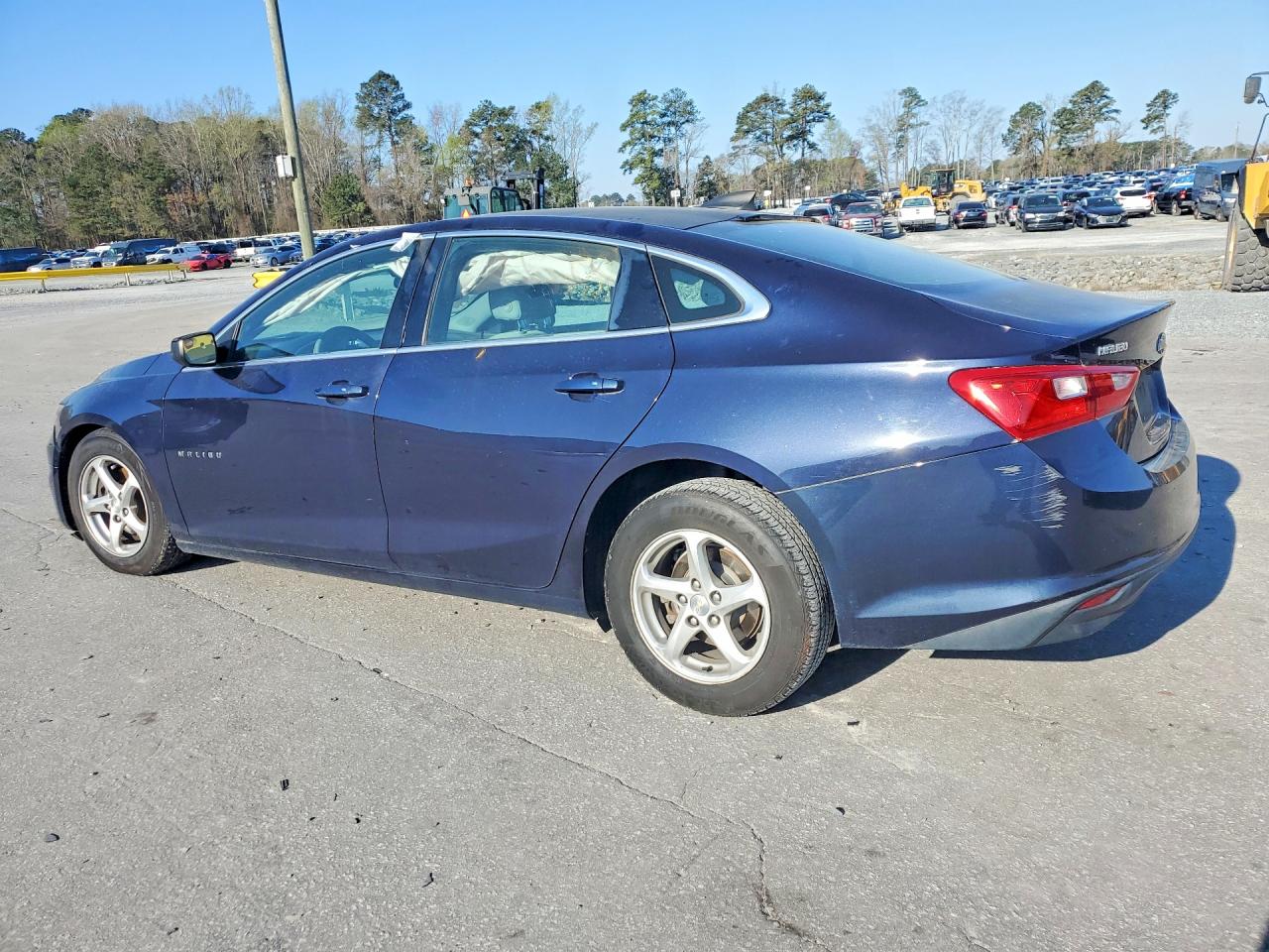 2017 CHEVROLET MALIBU LS photo 4