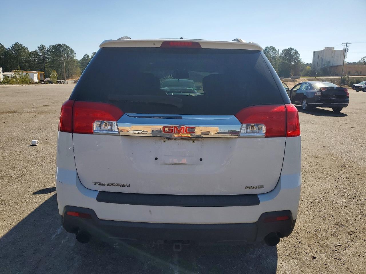 2011 GMC TERRAIN SLE photo 6