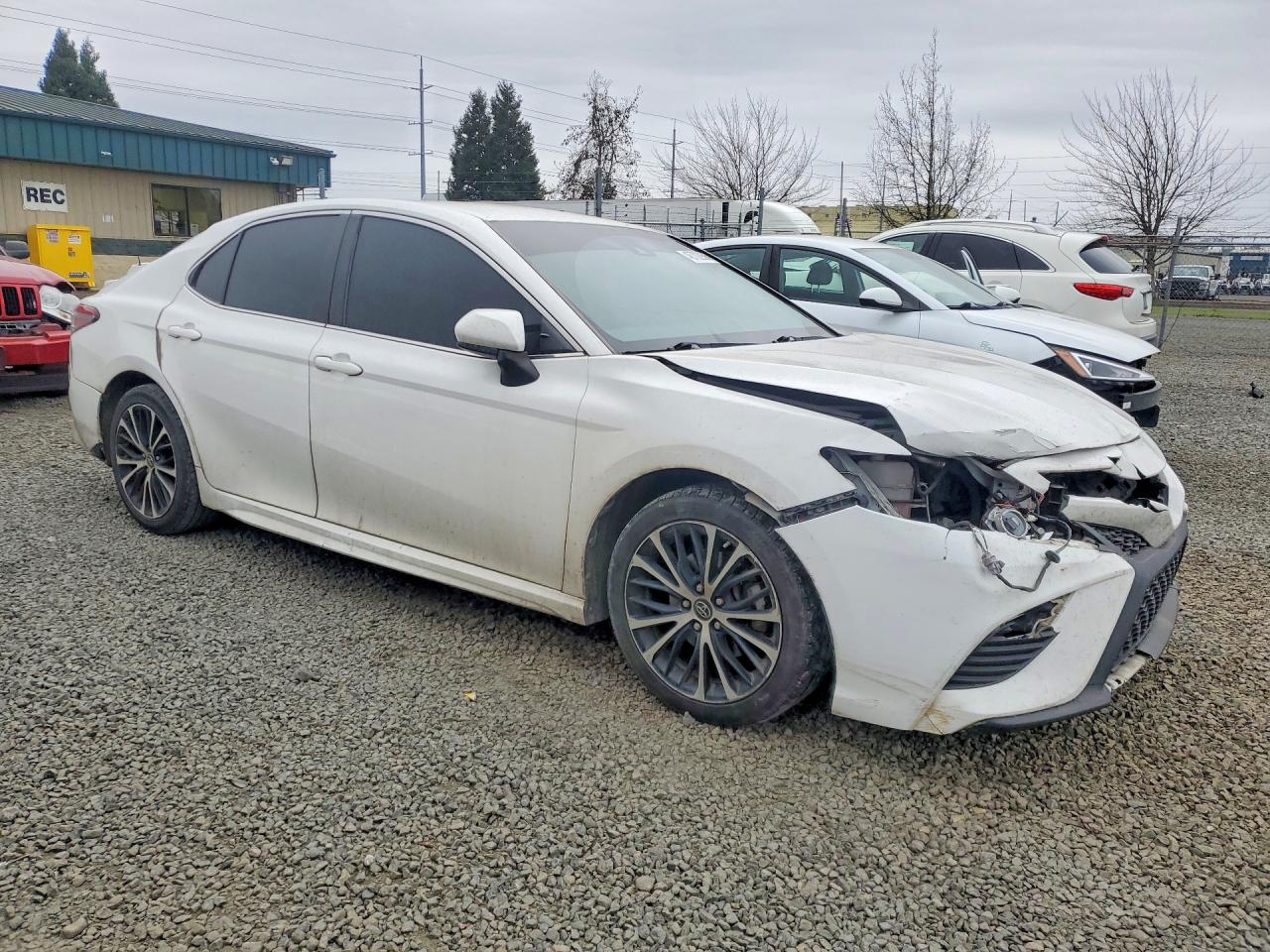 2018 TOYOTA CAMRY SE photo 7
