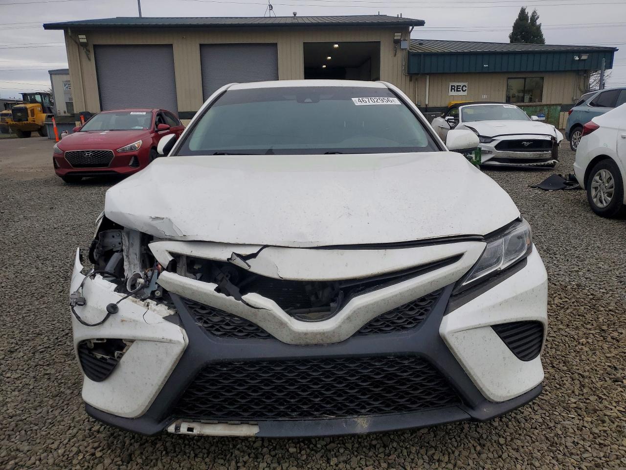 2018 TOYOTA CAMRY SE photo 9