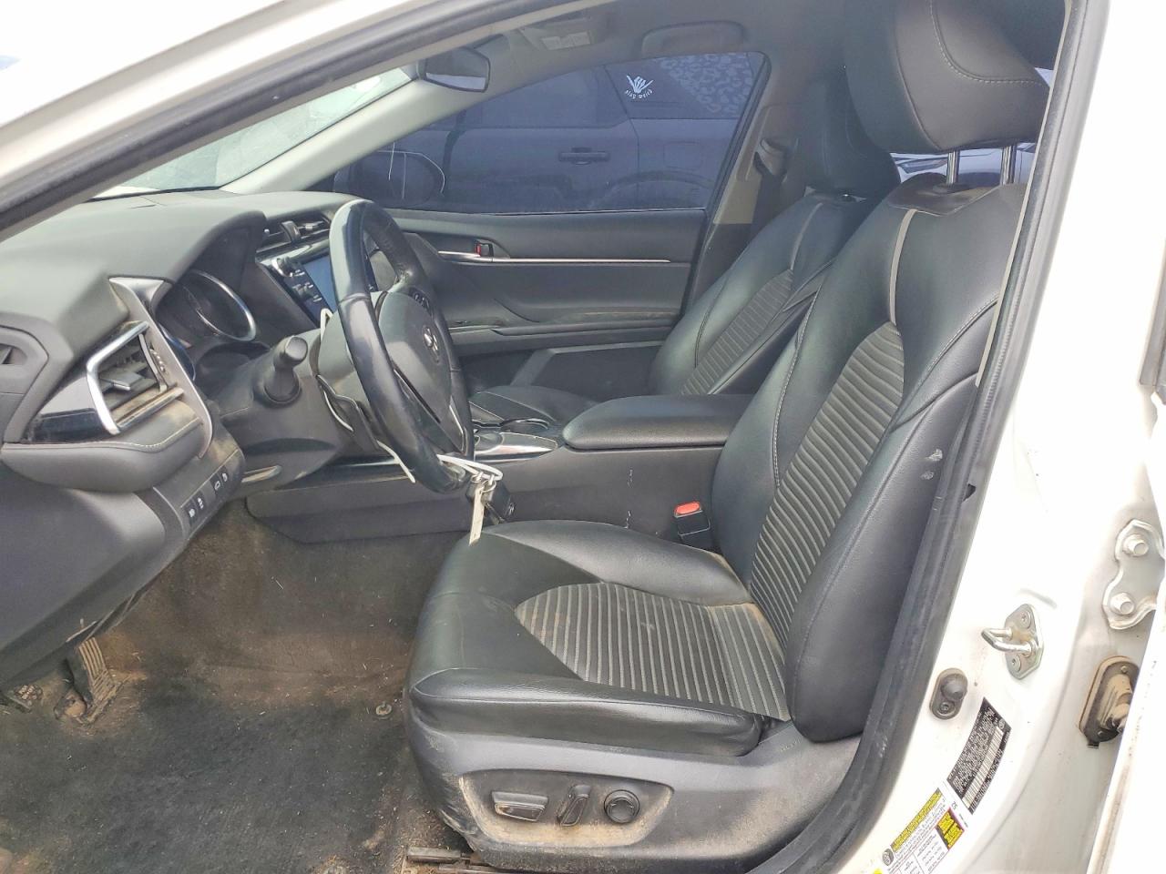 2018 TOYOTA CAMRY SE photo 13
