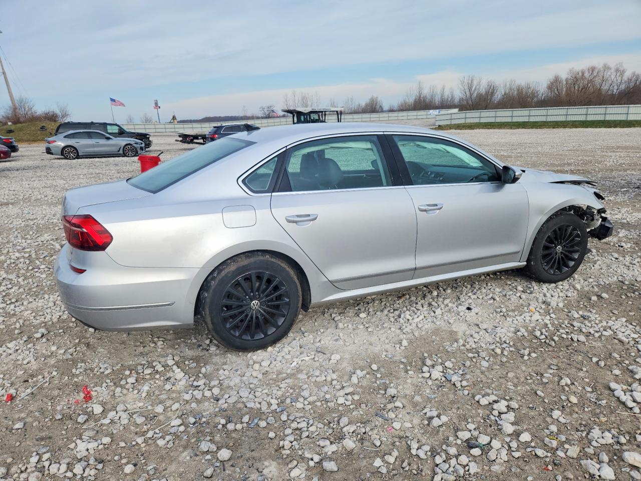 2017 VOLKSWAGEN PASSAT SE photo 7