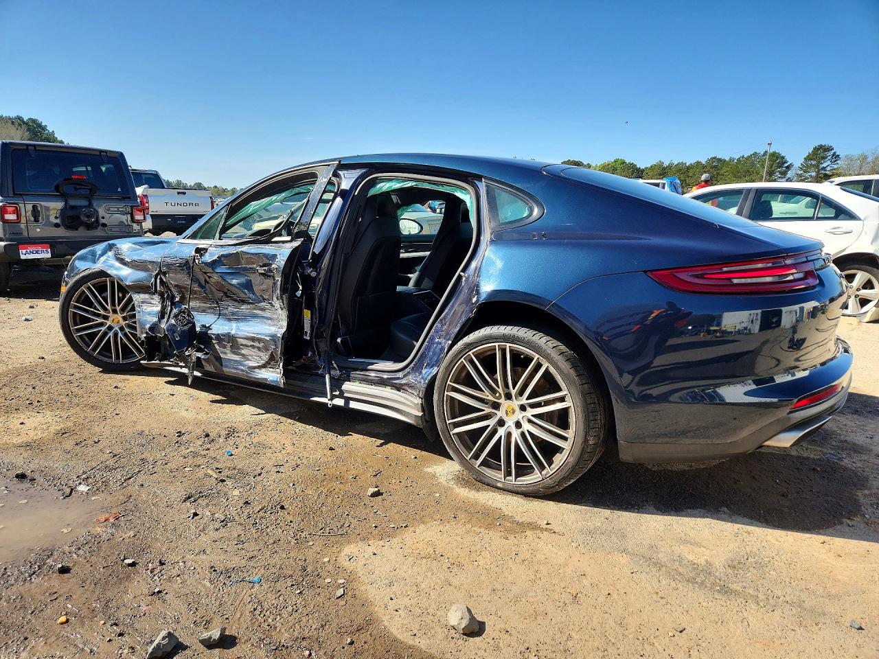 2017 PORSCHE PANAMERA 2 photo 4