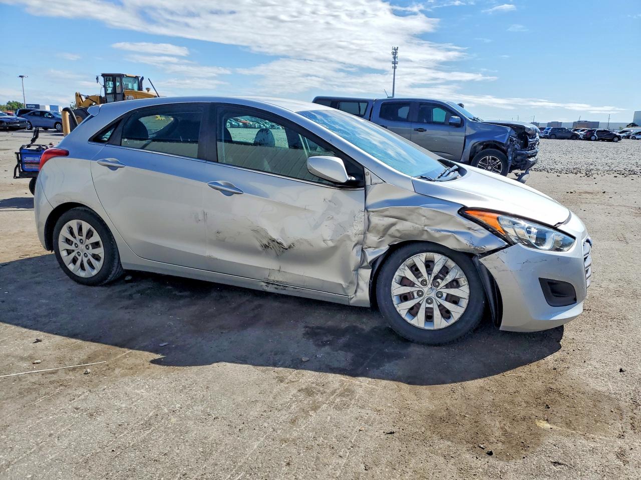 2017 HYUNDAI ELANTRA GT BASE photo 10