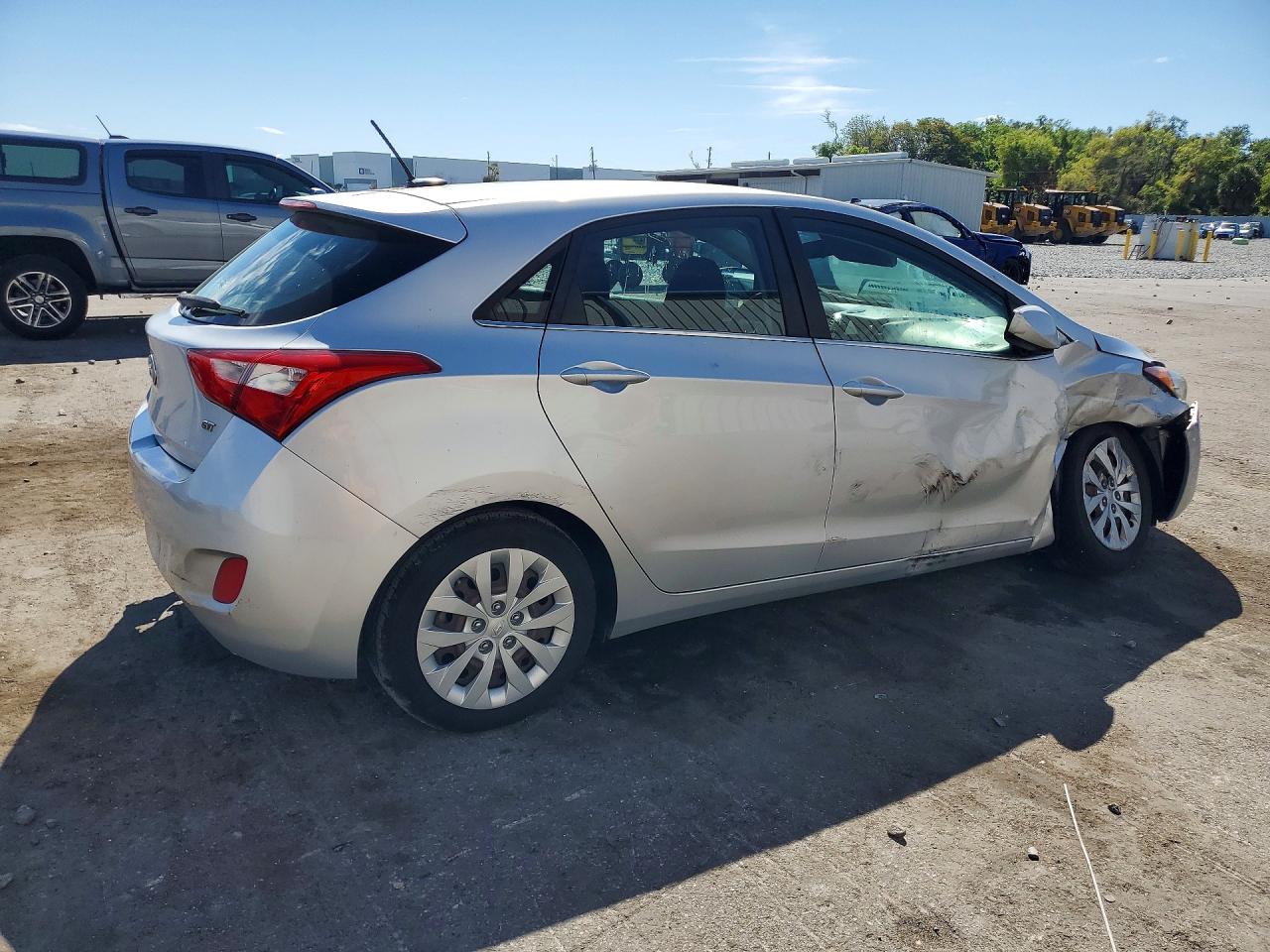 2017 HYUNDAI ELANTRA GT BASE photo 7