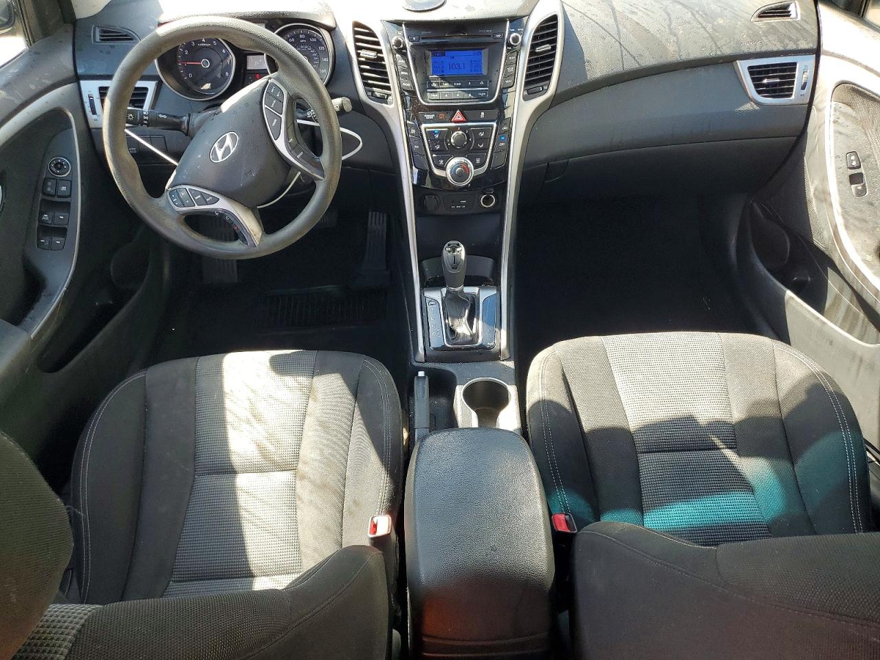 2017 HYUNDAI ELANTRA GT BASE photo 22