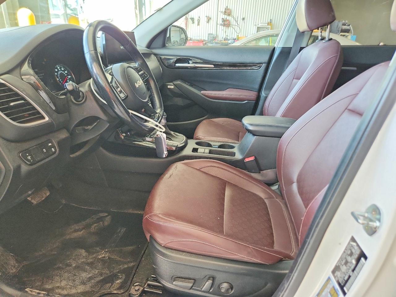2023 KIA SELTOS SX photo 19