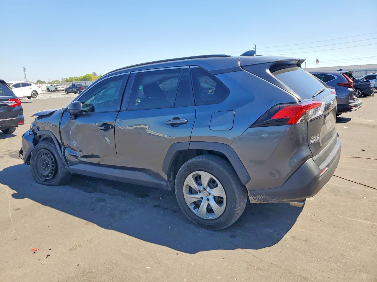 2019 TOYOTA RAV4 LE photo 3