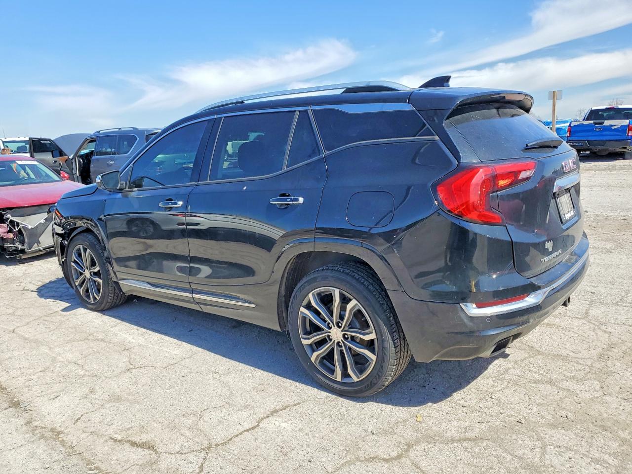 2019 GMC TERRAIN DENALI photo 2