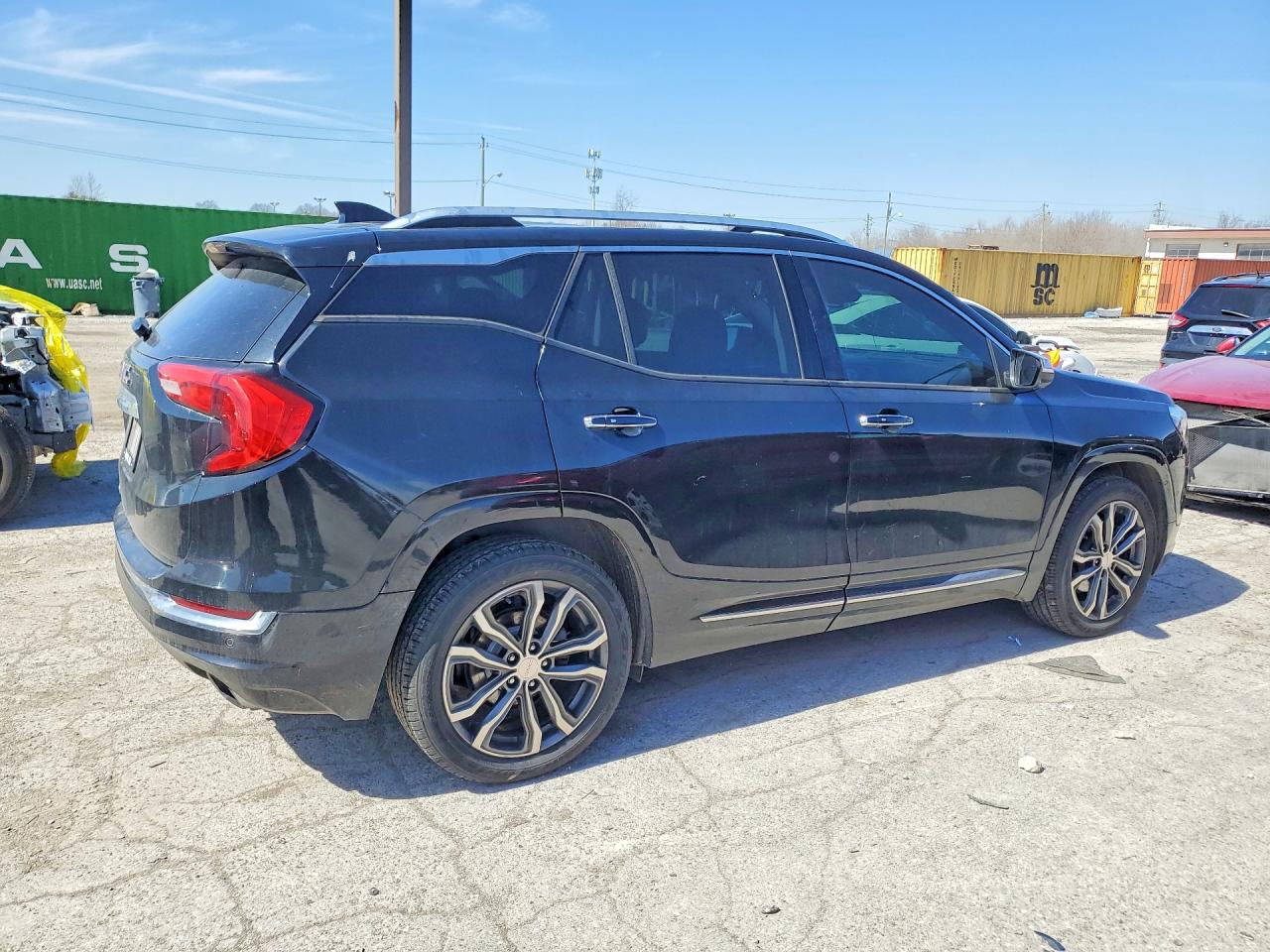 2019 GMC TERRAIN DENALI photo 3