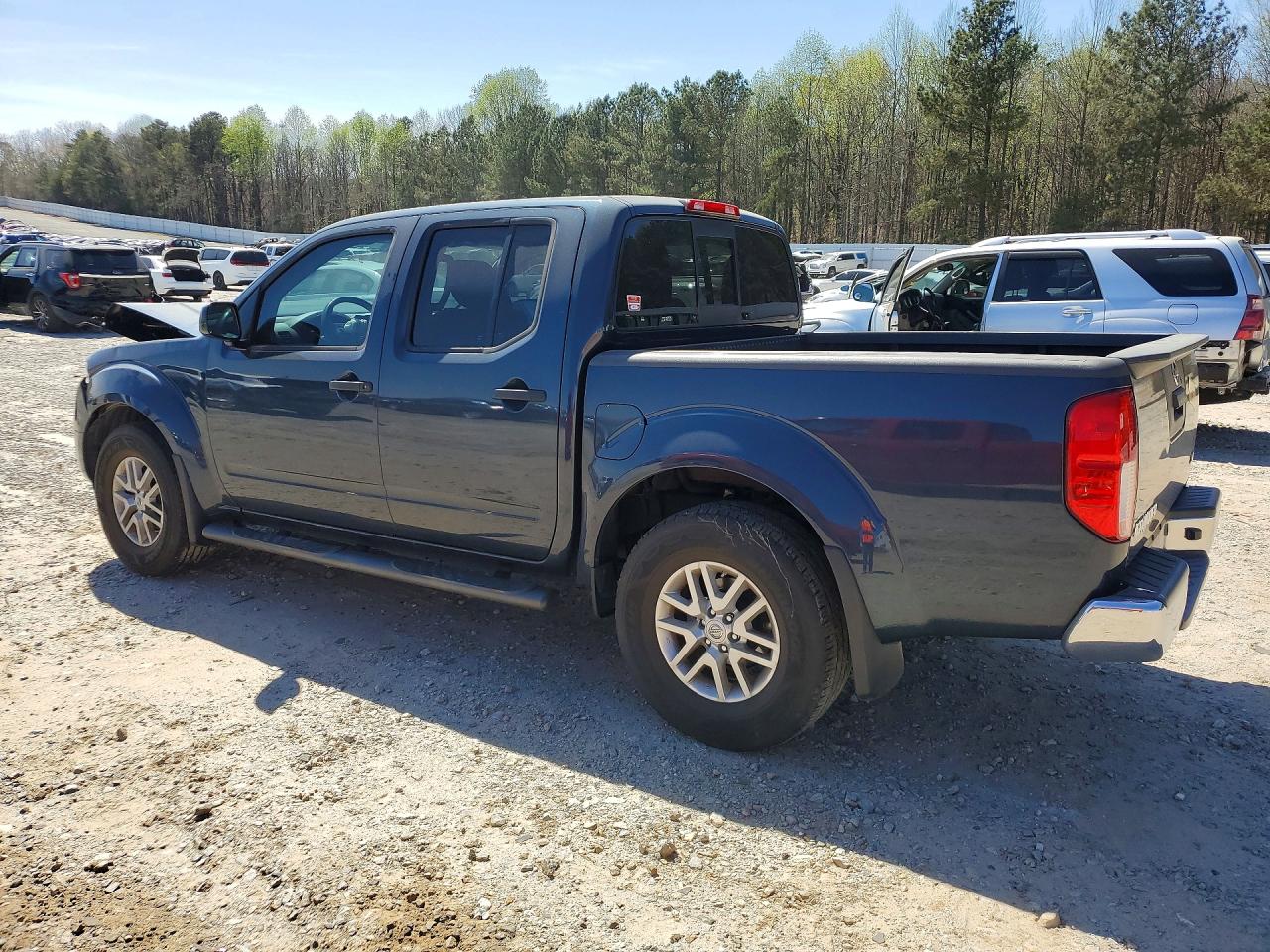 2018 NISSAN FRONTIER SV photo 2