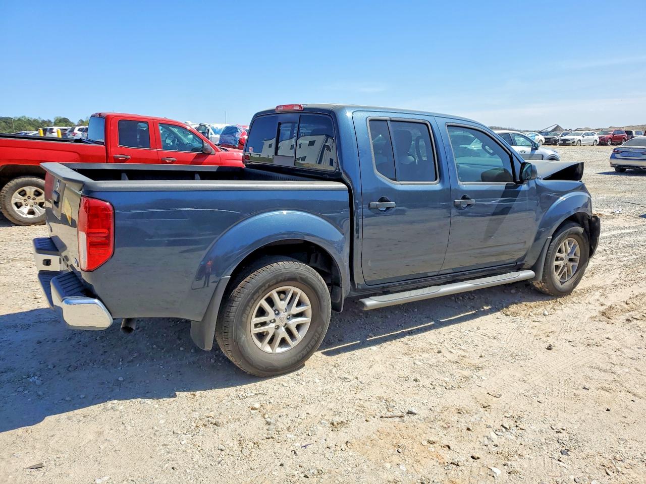 2018 NISSAN FRONTIER SV photo 3