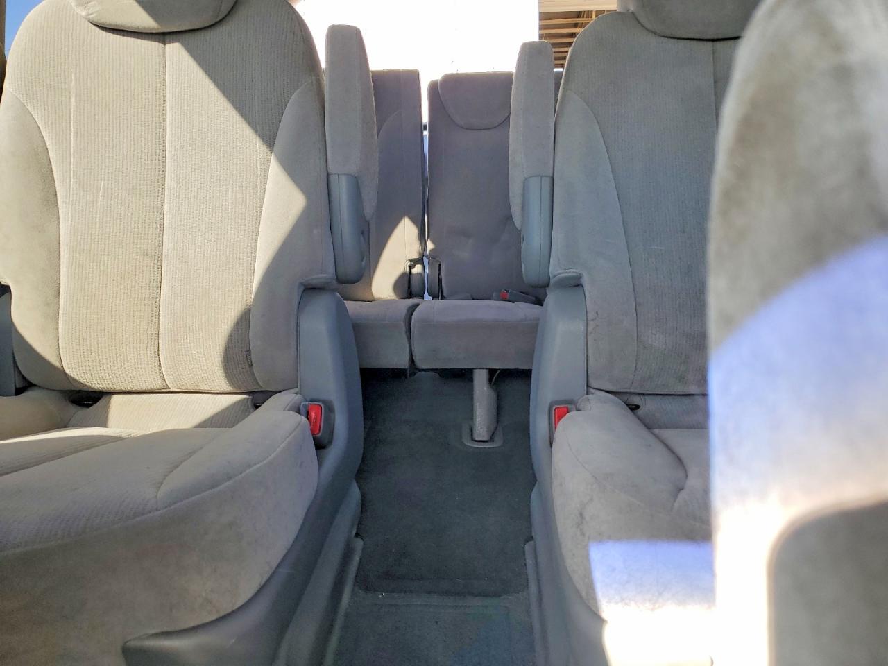 2008 KIA SEDONA LX photo 10